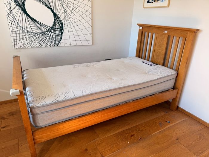Solid Oak single bed modern style like new