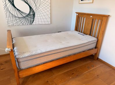 Solid Oak single bed modern style like new