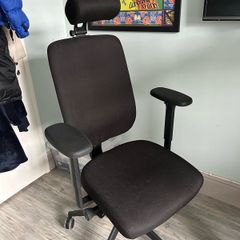 Ergonomic office chair