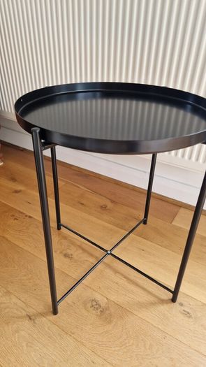 Round foldable bedside table / coffee table