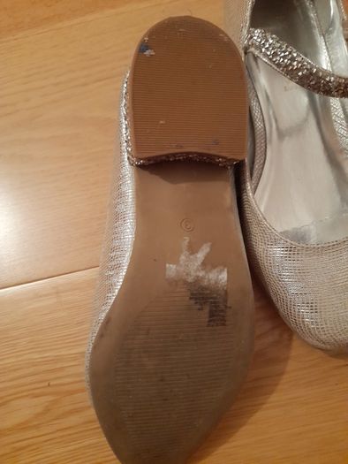 Girl's shoes