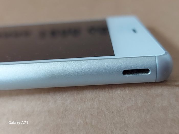 Sony Xperia,Large Screen White Mobile Phone, Pattern Locked, Excellent cosmetic condition, for parts or repair