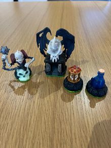Sklyanders 2011 Gen 1 Darklight Crypt Adventure Pack