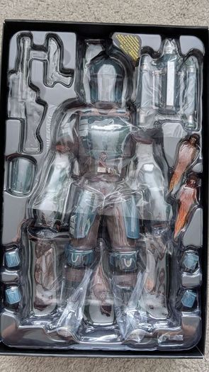 Hot toys Deathwatch Mandolorian