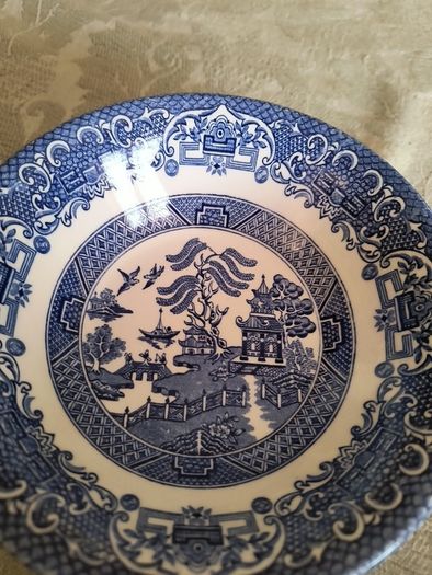 English Ironstone 'Willow' pattern