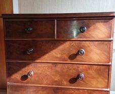 Mahogany Set of Drawers