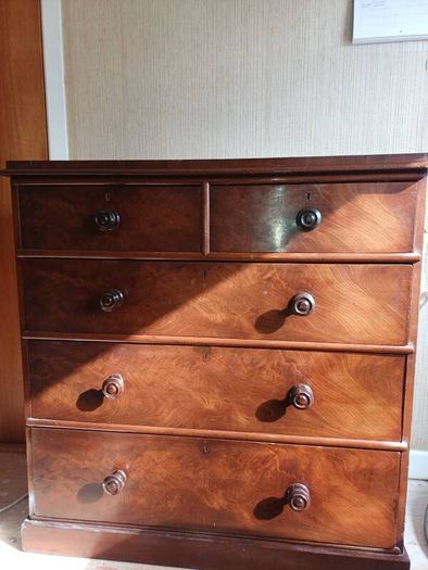 Mahogany Set of Drawers