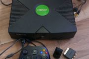 Microsoft Original Xbox Console Bundle (works well)