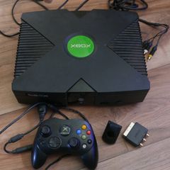 Microsoft Original Xbox Console Bundle (works well)