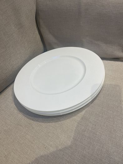 Vera Wang Wedgewood Antibes large Plates 34cm x 3