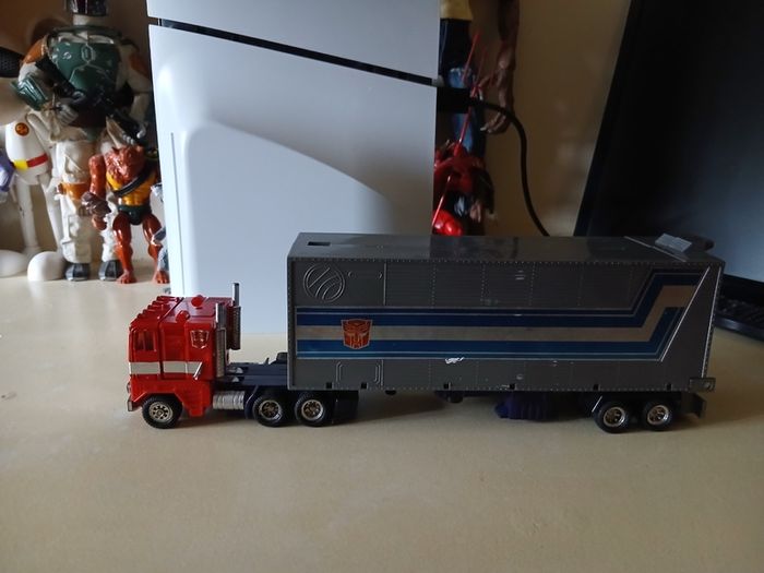 1984 Vintage Optimus Prime