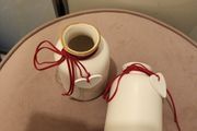 2 valentines vases with Heart detail