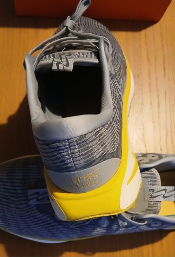 Nike Motiva Walking Shoes