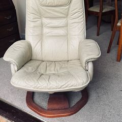 Leather Swival Chair