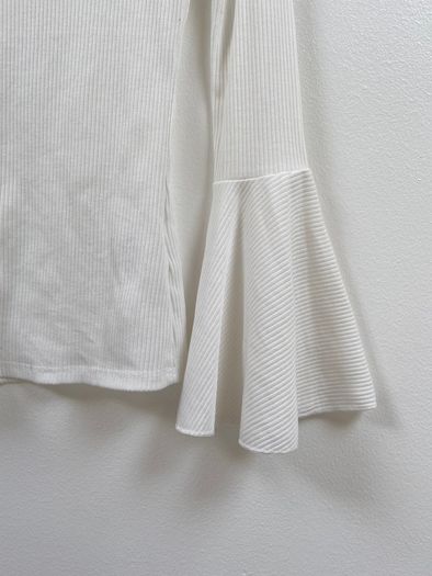 Flare sleeve ribbed top