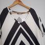 New.women's summer top. Size 14 Image 4