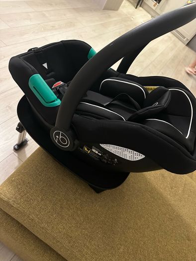 Ickle bubba Cirrus Car seat with isofix
