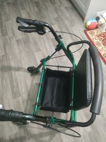 Days mobility walker with seat - excellent condition