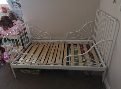 IKEA minnen kids bed