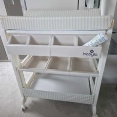 Changing table