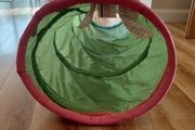 kids play tunnel