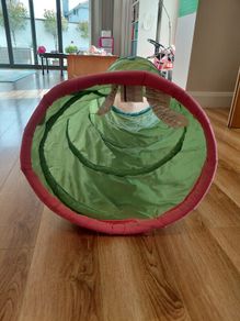kids play tunnel