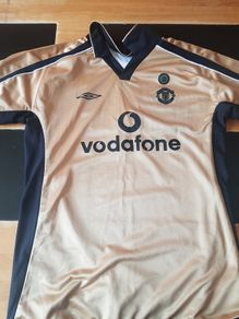 Retro Man Utd shirt