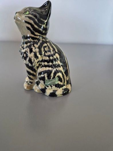 Beswick Model 1886 Persian Kitten - Seated Cat , Looking Up.