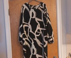 Emery Rose  Long Sleeved  Dress. S. Xl - 16.   New  - No Tag.