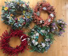 5 Luxury Artificial Door Wreaths