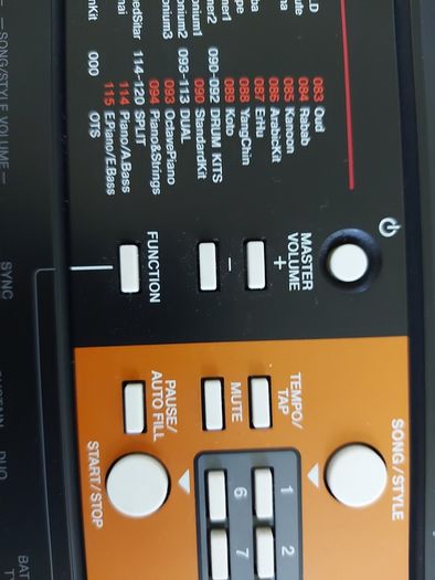 YAMAHA PSR-F51 61 key Keyboard, working perfect and in like new condition, comes with power adaptor