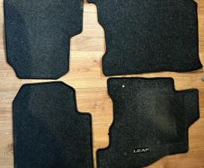 Set of floor mats for Nissan Leaf Generation 1