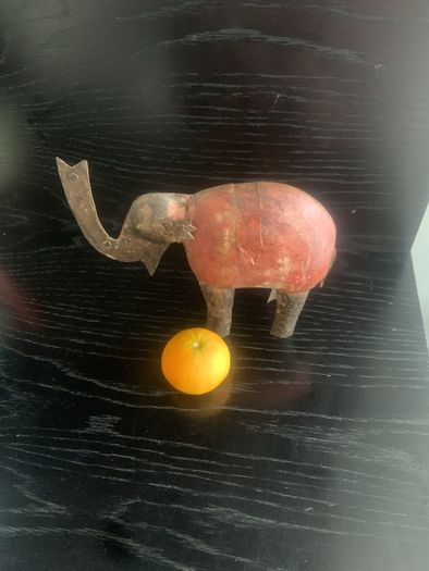 Metal elephant family