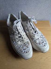 Gabor perforated shoes