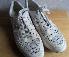 Gabor perforated shoes