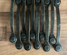 10 kitchen press handles 13cm between screws.