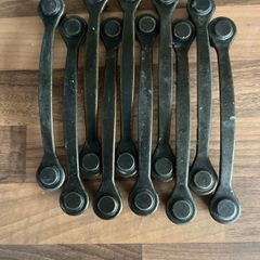 10 kitchen press handles 13cm between screws.