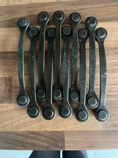 10 kitchen press handles 13cm between screws.