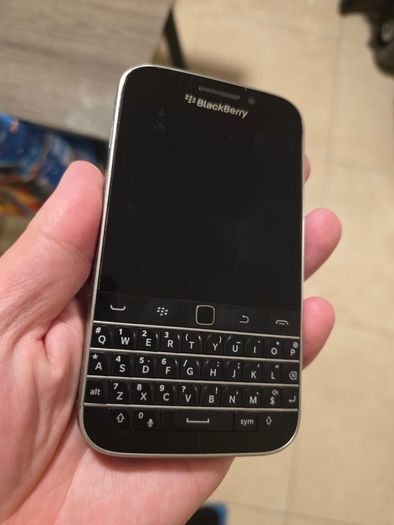 Blackberry Classic (Free Post)