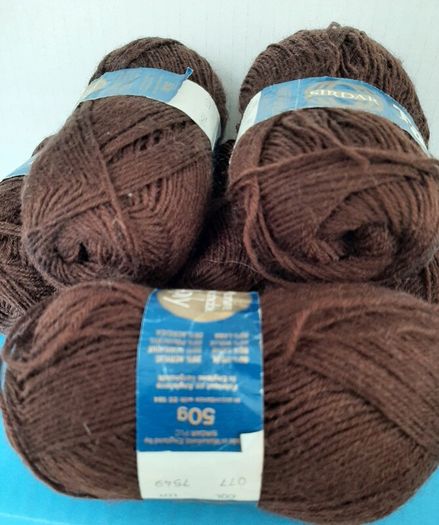 New vintage 80% wool knitting/crochet/crafts