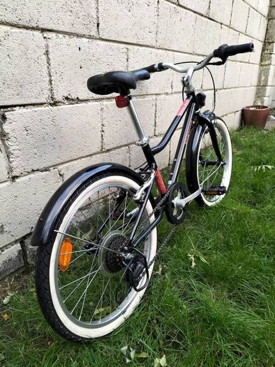 Decathlon B/Twin Riverside 500 Kids' 20" Hybrid Bike.