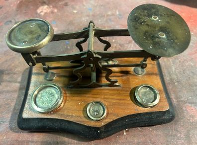 Weighing scales