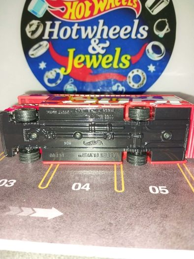 Supreme x Hot Wheels Fleet Flyer + '92 BMW M3, a highly sought-after collaboration released during Supreme's Spring/Summer 2019 season. Also Single loose Truck