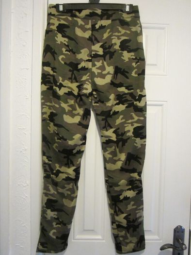 Ladies Camo Stretch Leggings with pockets - BNWT