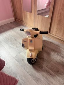 Toddler electric scooter