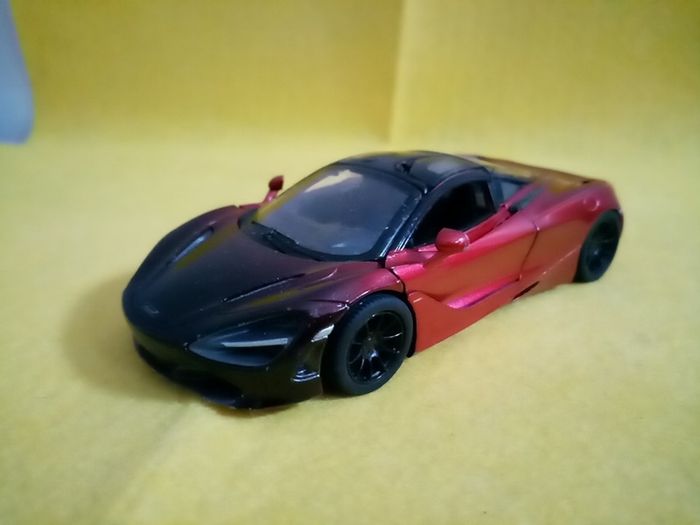 Maclaren 720S KT5403 Scale 1/36 Kinsmart car