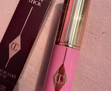 Charlotte Tilbury- Unreal Blush Stick - Pretty Glow