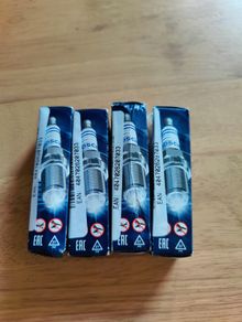 BOSCH 0 241 145 523 Spark plugs (4)