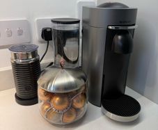 Nespresso VertuoPlus Coffee Machine, Aeroccino Milk Frother & Display dispenser