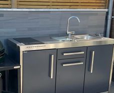 Outdoor Kitchen